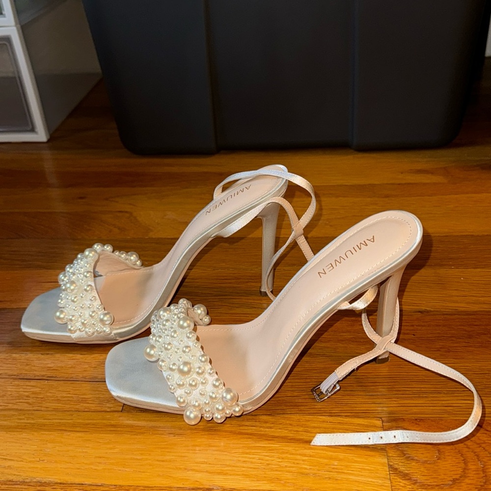 Perfect white shoes for bridal